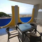 Апартаменты Seaside Bliss- Flat With View On The Pool *