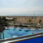 Seaside Bliss- Flat With View On The Pool Апартаменты *