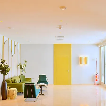 Seaside Bliss- Flat With View On The Pool Appartamento *