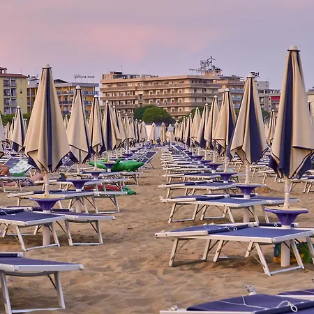 Seaside Bliss- Flat With View On The Pool Appartement Bibione