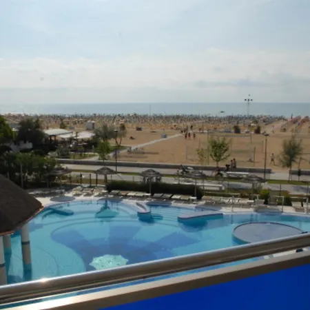 Seaside Bliss Flat With View On The Pool Apartment *