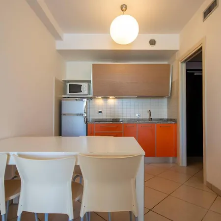 아파트 Seaside Bliss- Flat With Lovely Views *