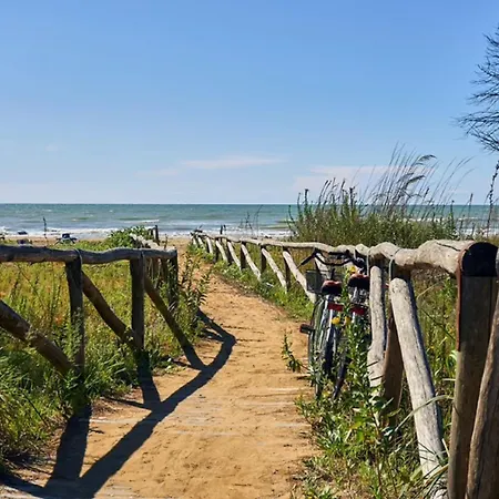 Seaside Bliss- Flat With Lovely Views 아파트