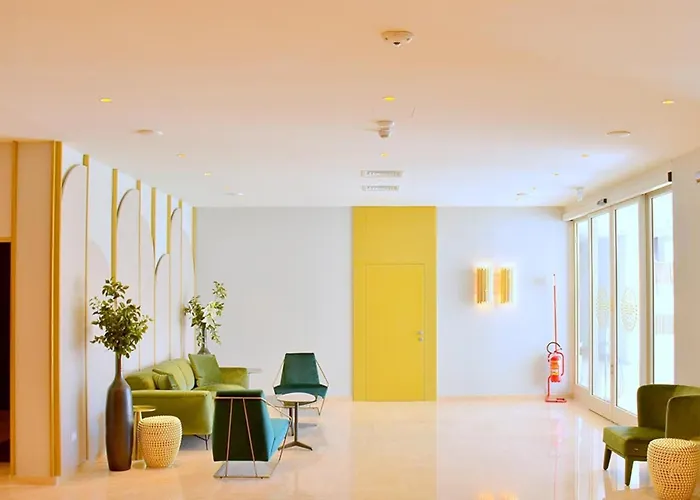 Seaside Bliss- Flat With View On The Pool Апартаменты *